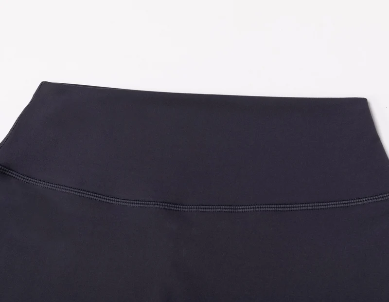 Curve Sculpt Short - Blackberry
