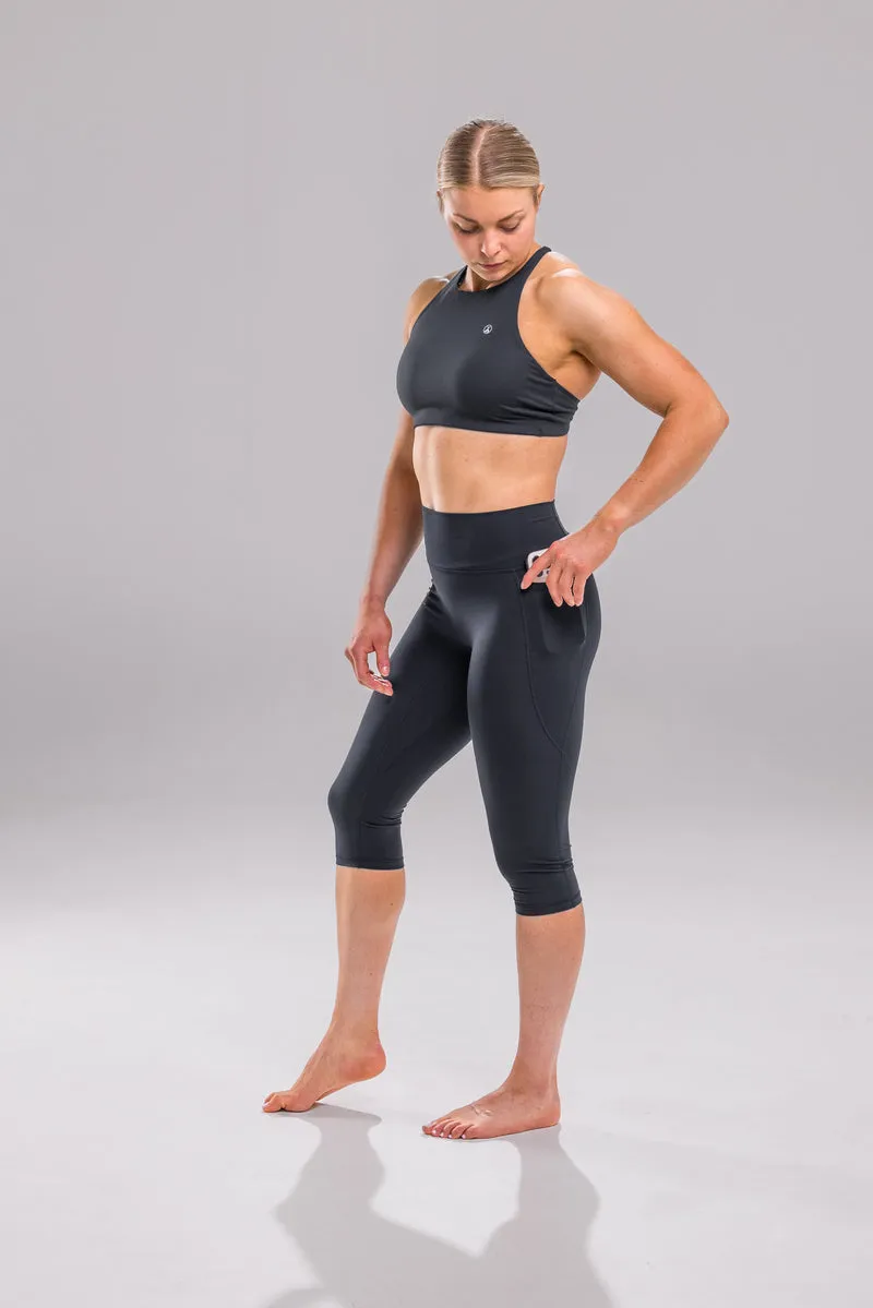 Stride Capri Tight w pockets - Black