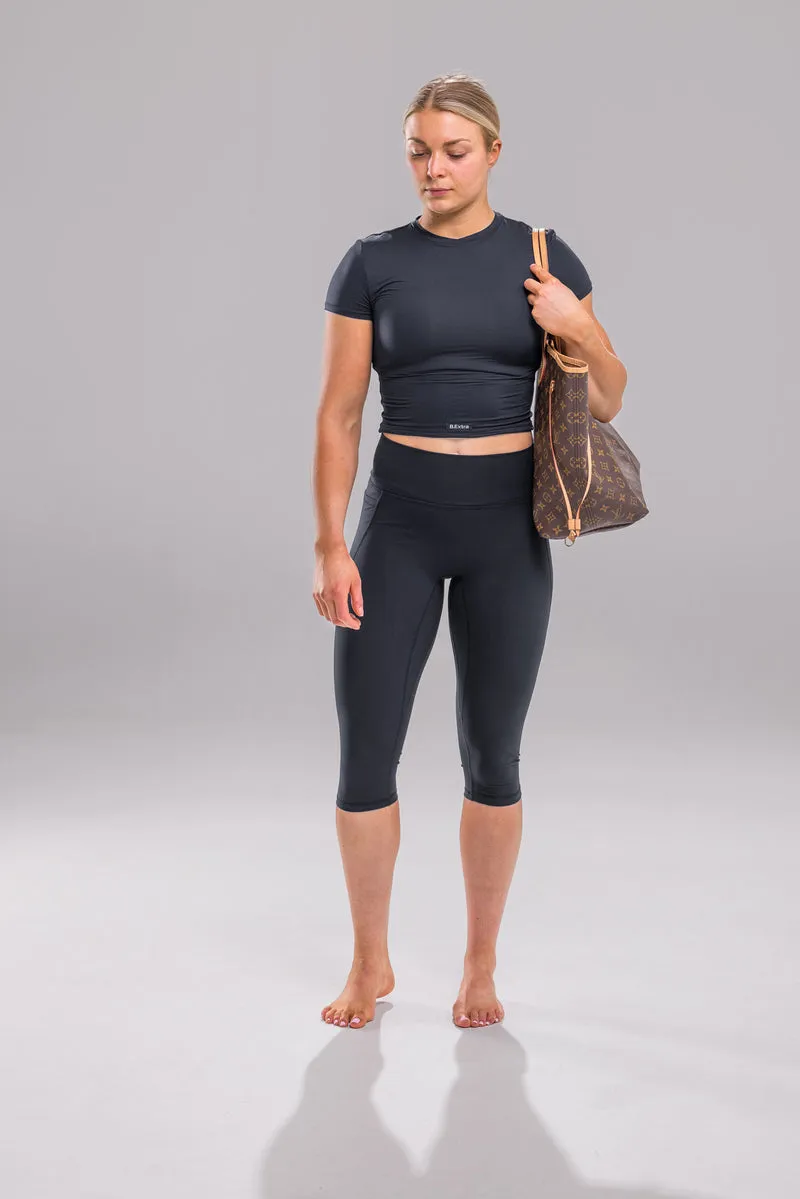 Stride Capri Tight w pockets - Black