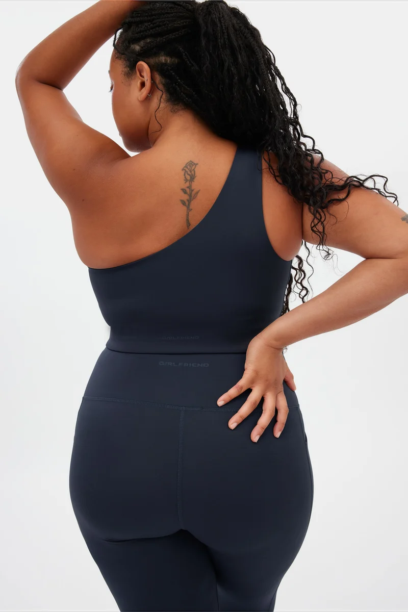 Soutien-gorge asymétrique à une épaule
