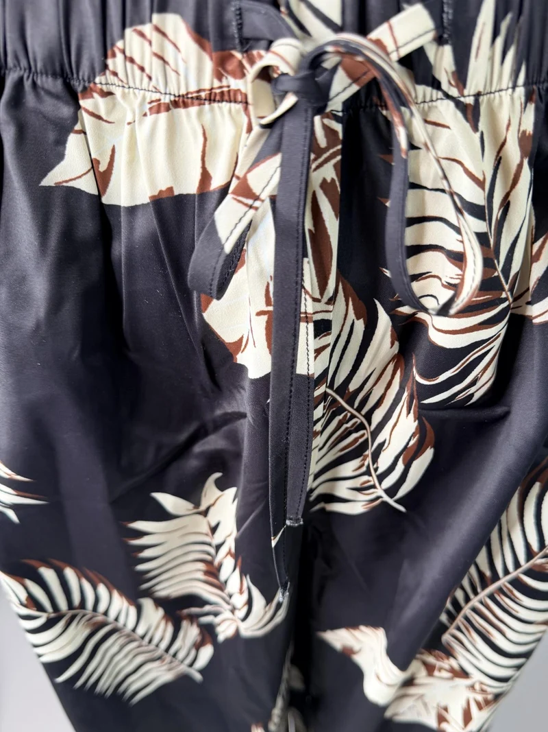 Bogilvy - LINDA, Haremshose, Sommerhose, High-Waist, Black/White Floral Statement