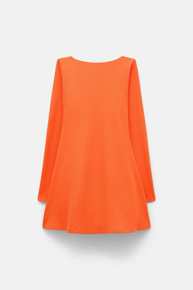 Robe courte à manches longues
