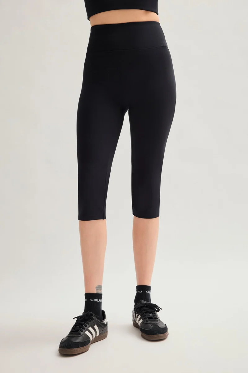 Capri noir taille haute de luxe
