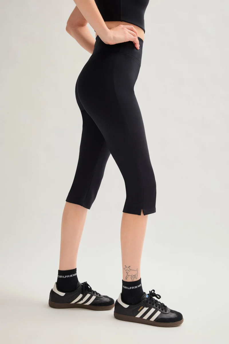 Capri noir taille haute de luxe
