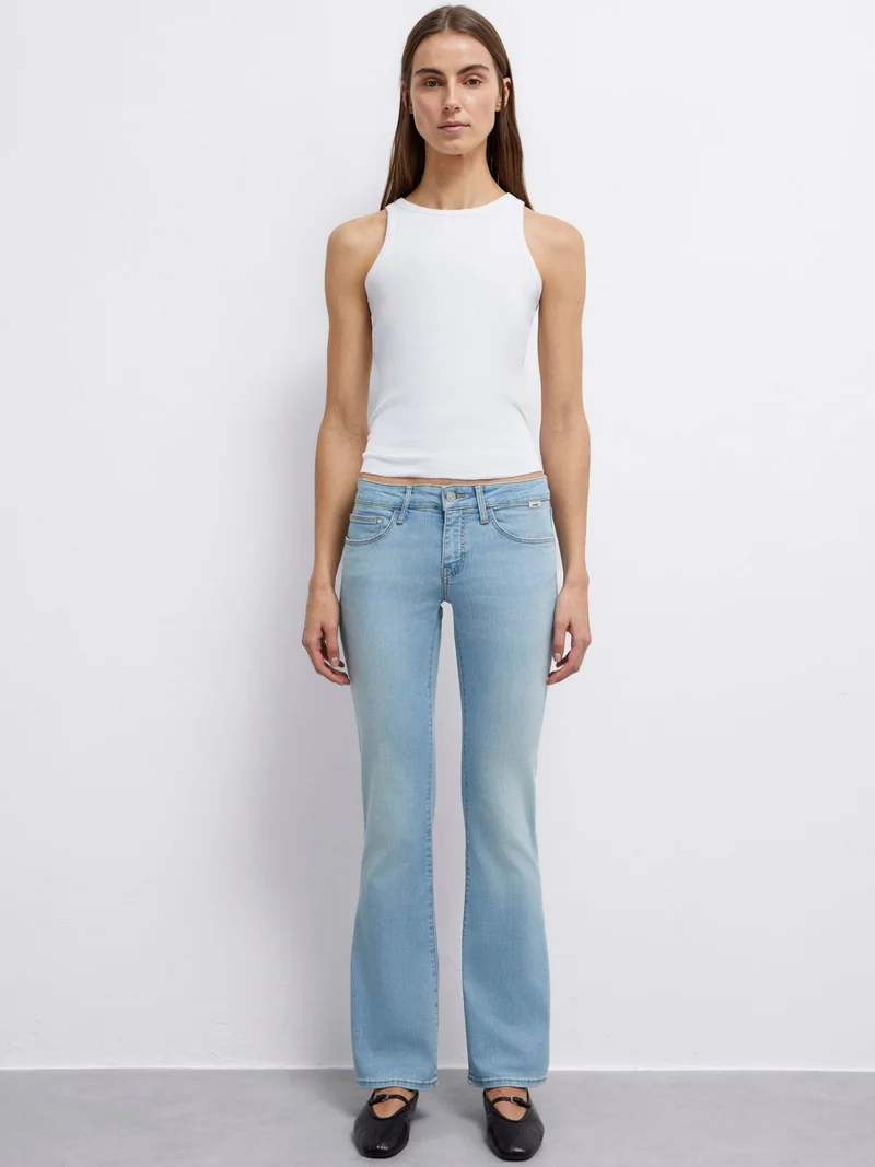 MAVI - Bella, Mid-Waist, Slim Bootcut, Ice Brushed Str