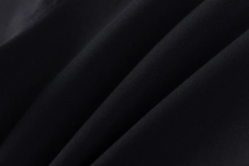 Silhouette Short - Black