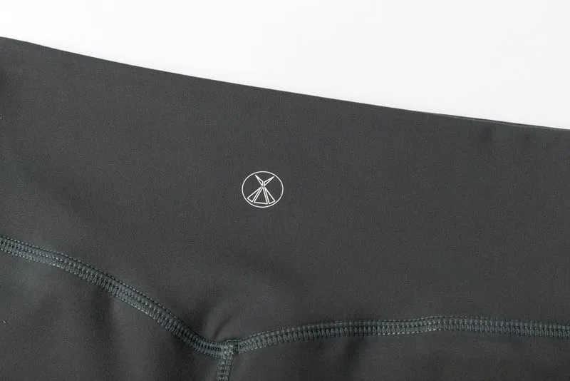 Curve Sculpt Short - Matte Grey