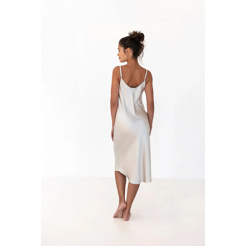 Chemise de nuit en satin high-quality model 179483 Sensis pour femme, chemise sexy douce et confortable avec bandoulière ajustée pour une liberté de mouvement ultime