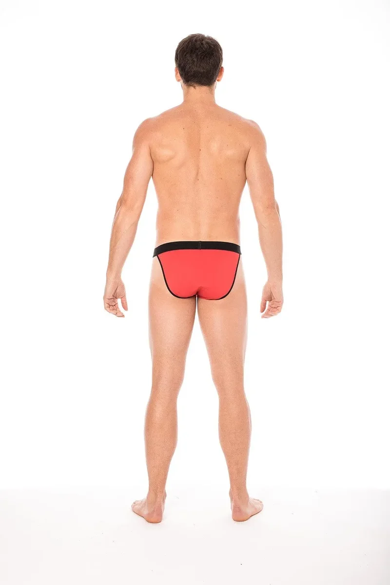 slip rouge échancré confortable fermeture éclair avant bande élastique noire lettrage anneau latéral tissu polyamide élasthanne extensible moderne séduisant urbain