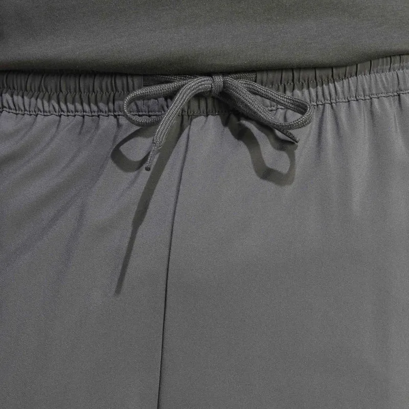 Short Essentials 3-Stripes Chelsea - Carbon / Black
