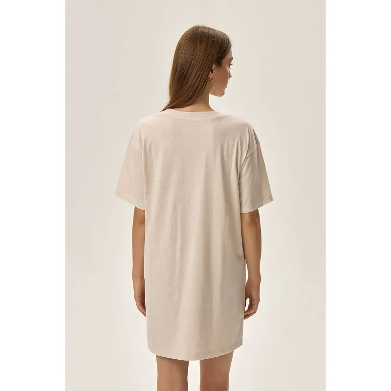 Chemise de nuit motif lunaire cosmique coton 80% polyester 20% ample manches courtes doux beige clair sextoys lingerie intime