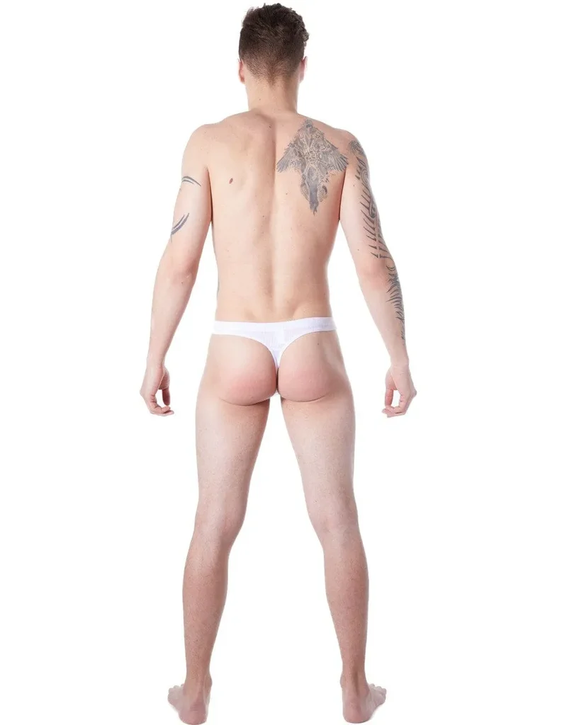 string blanc homme élégant polyamide extensible élasthanne maintien silhouette confort douceur discret moderne sophistiqué durable entretien facile