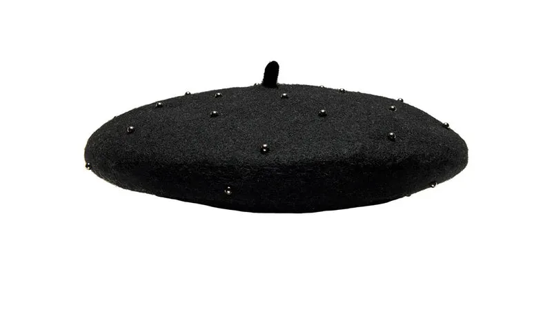 Cappello Lana con Rivetti