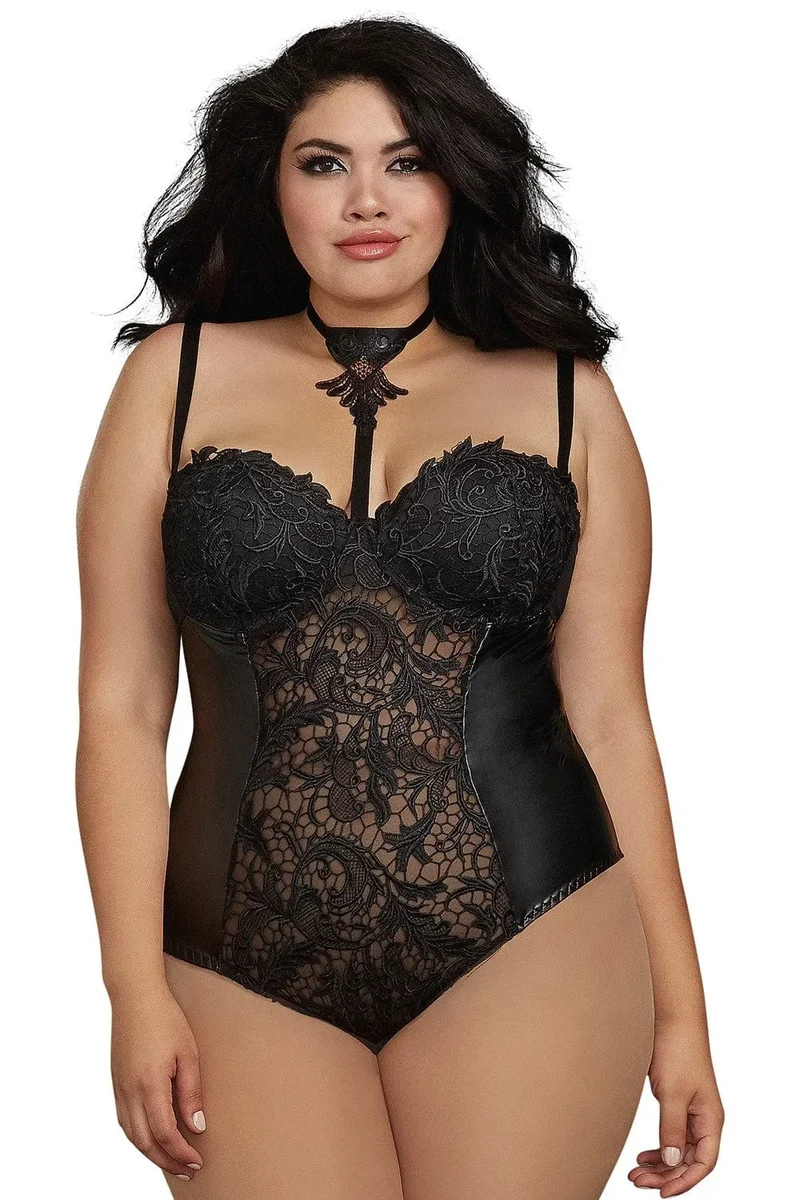 Body string grande taille dentelle noire simili cuir stretch bretelles réglables bonnets moulés armature maintien ouverture bouton entrejambe glamour