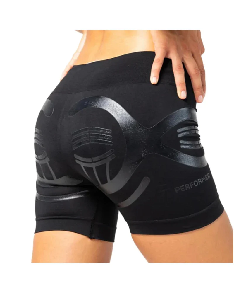 Shorts Performer Donna