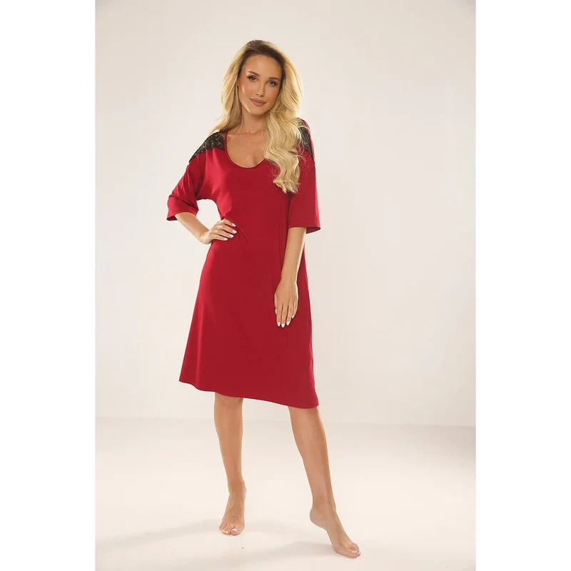 chemise nuit élégante viscose élasthanne douceur respirabilité dentelle noire manches troisquarts encolure ronde longueur genou rouge ajustement confort fluide