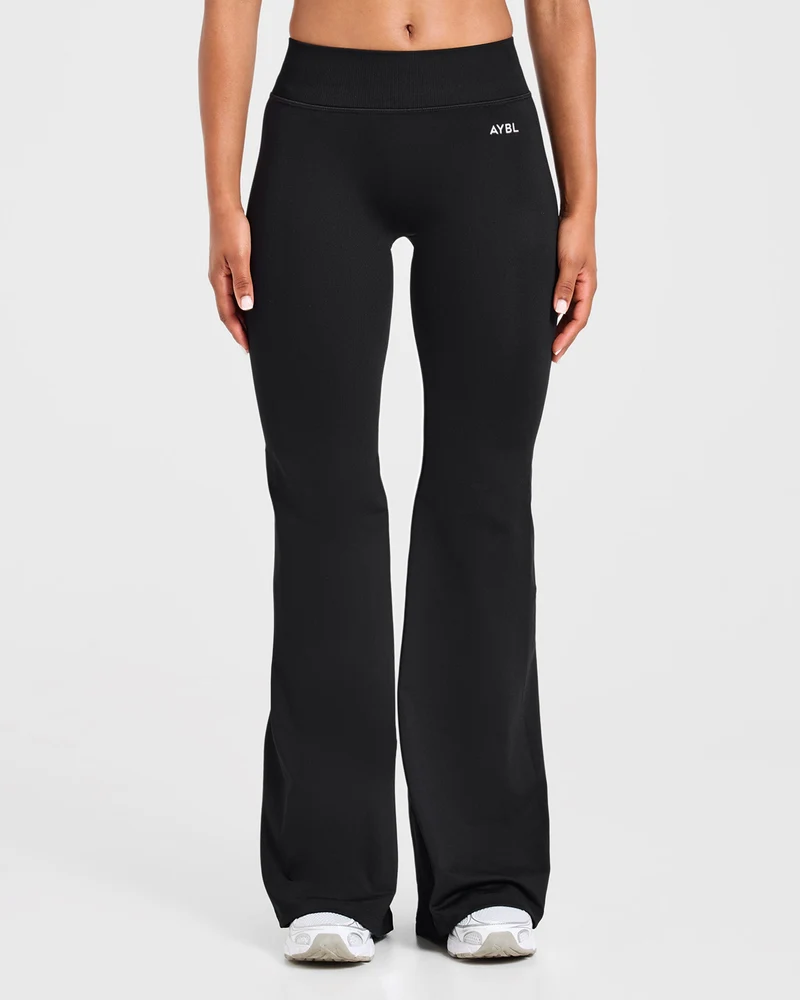 Enhance Seamless Flared Leggings - Noir