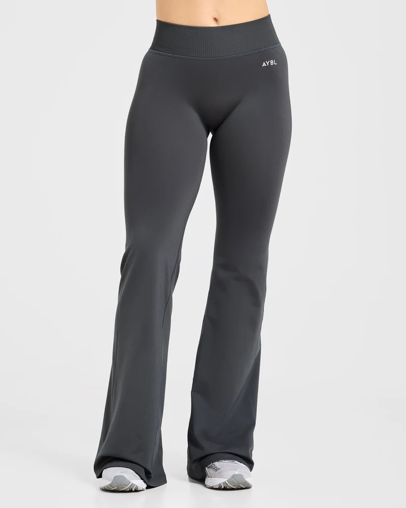Adapt Seamless Flared Leggings - Dark Charcoal