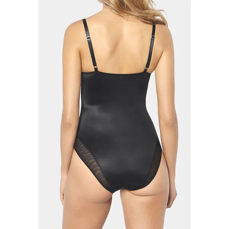 Body model 230333 Triumph silhouette modelante confort femmes invisible sous vêtements