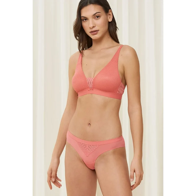 Soutien-gorge élégant sans armature dentelle réglable confort femme Aura Spotlight
