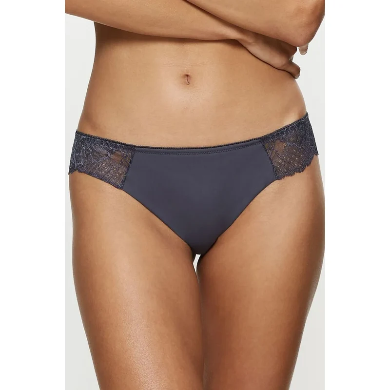 Culottes brésiliennes dentelle douce invisibles Triumph élégance confort femmes