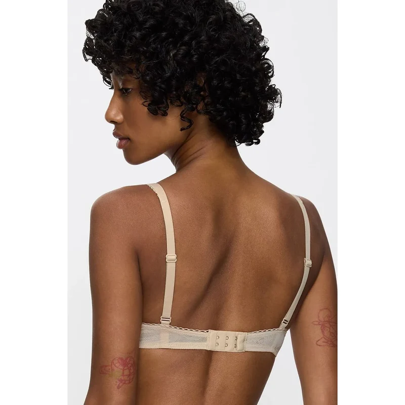 Soutien-gorge modelant dentelle légère décolleté naturel invisible Triumph
