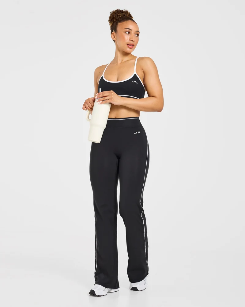 Form Flared Leggings - Noir