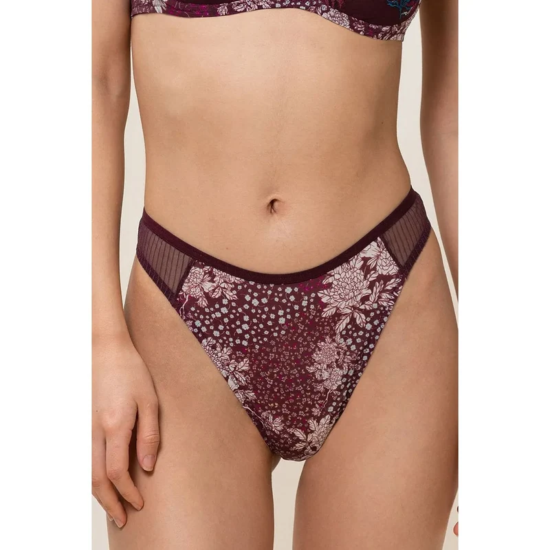 string taille haute Lavish Spotlight Triumph confort design moderne élégant