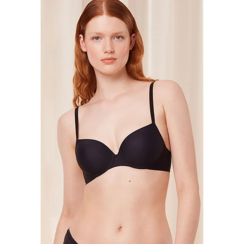 Soutien-gorge rembourré noir microfibre recyclée confort discret Triumph