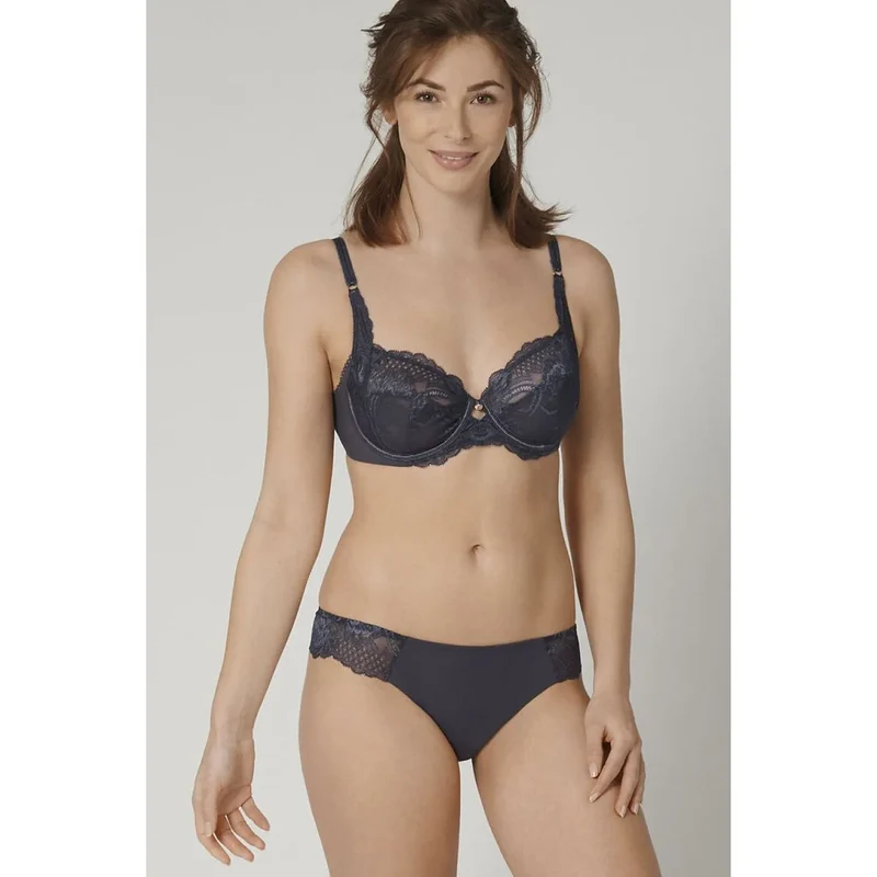 Culottes brésiliennes dentelle douce invisibles Triumph élégance confort femmes