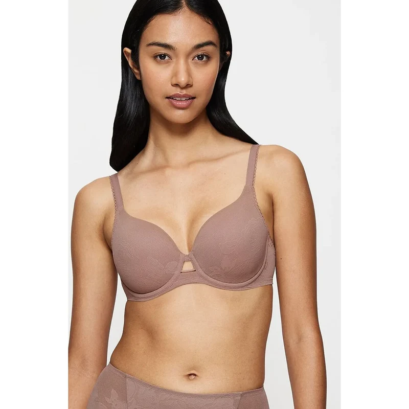 Soutien-gorge modelant femme décolleté naturel armatures flexibles dentelle élégante