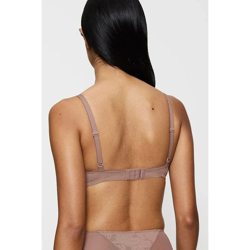 Soutien-gorge modelant femme décolleté naturel armatures flexibles dentelle élégante