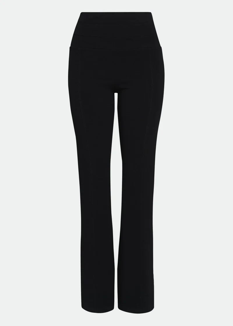 Calça Mulher Básica Recortes