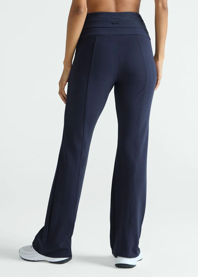 Calça Mulher Básica Recortes