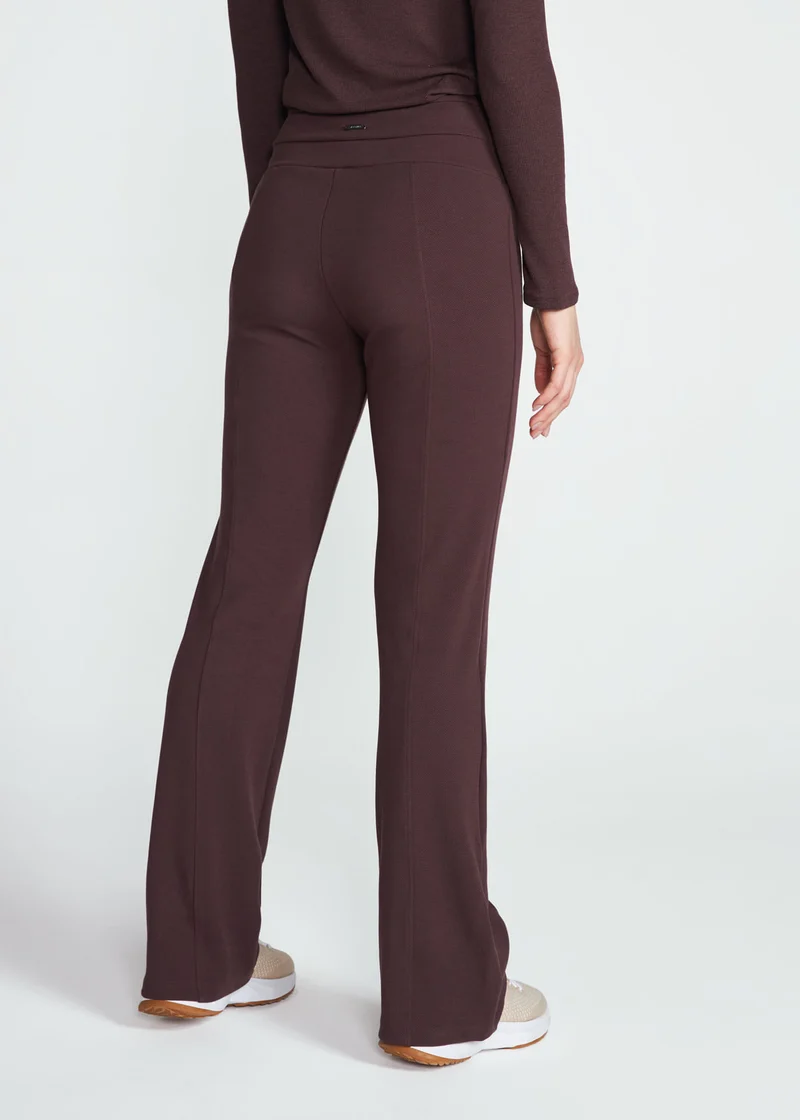 Calça Mulher Básica Recortes