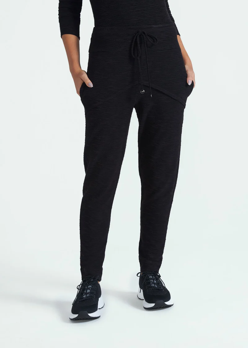 Calça Mulher Recortes