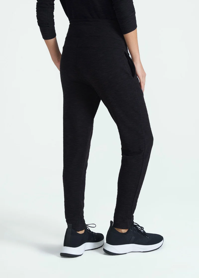 Calça Mulher Recortes