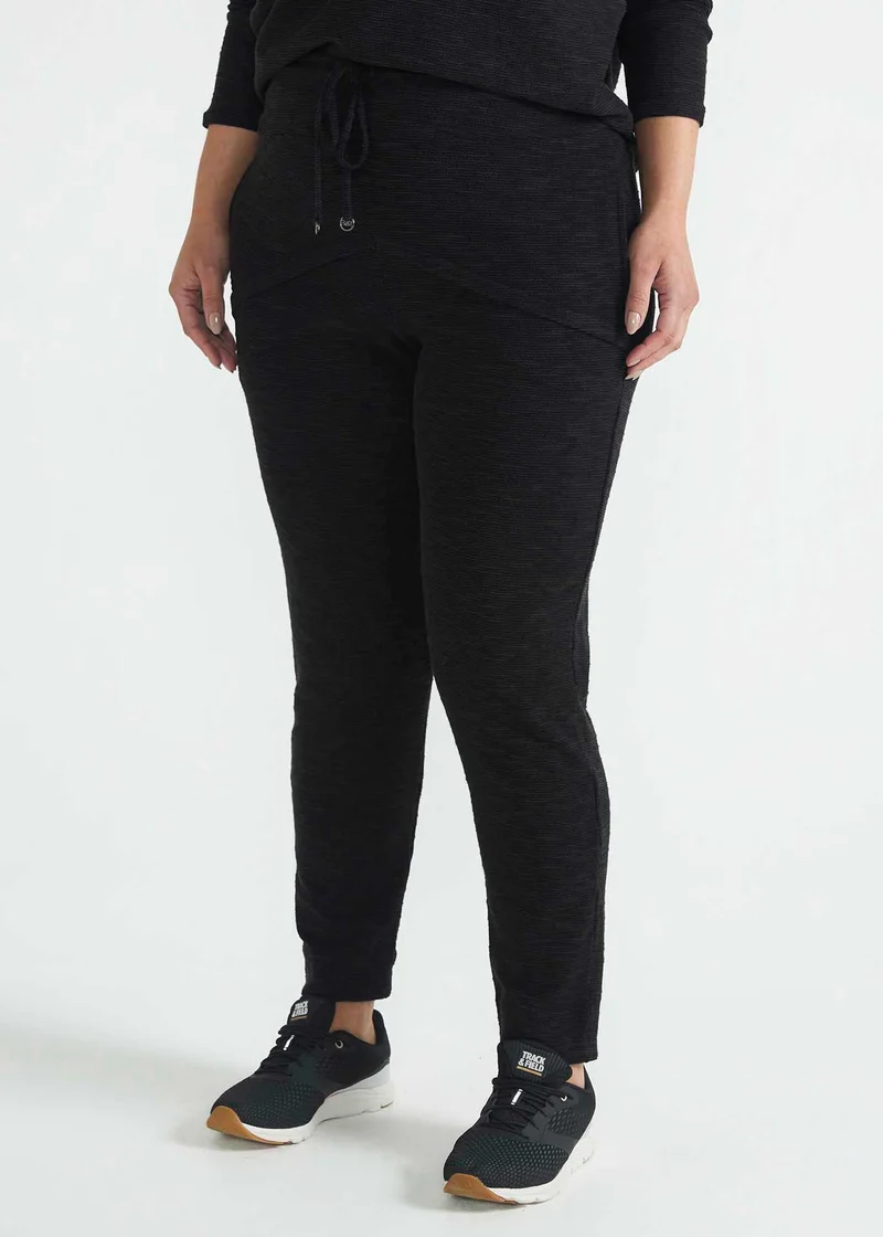 Calça Mulher Recortes