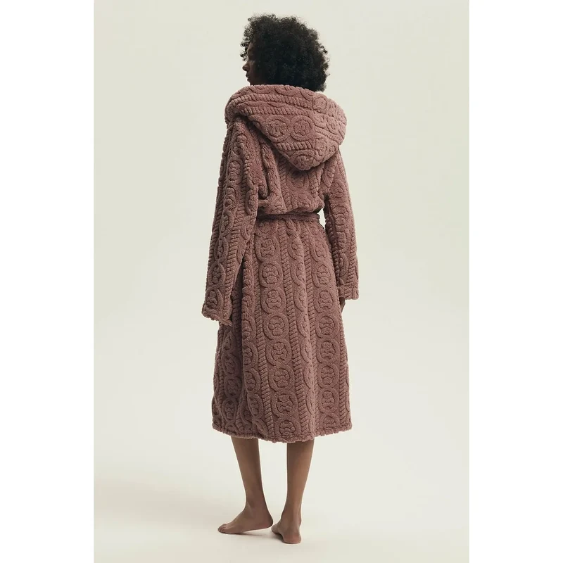 Peignoir peluche texturé mauve luxe élégant capuche manches longues ceinture poches pratiques mi mollet chaleureux douceur isolation thermique