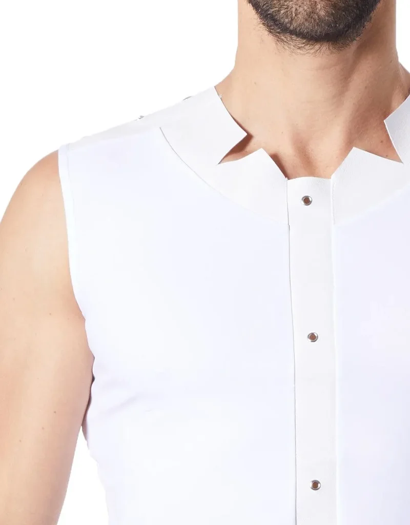 Débardeur Blanc Effet Satiné Style Cuir Bande Verticale Anneaux Métalliques Col Rond Pointes Dos Transparent Sensualité Tissu Doux Extensible