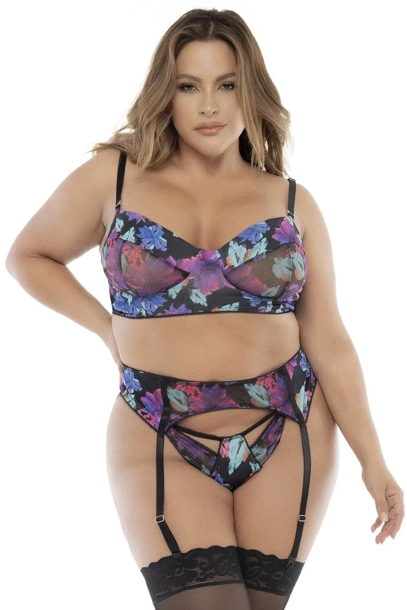ensemble lingerie trois pièces femme ronde pulpeuse soutien gorge bonnets armatures bretelles réglables porte jarretelles string assorti motif floral exotique