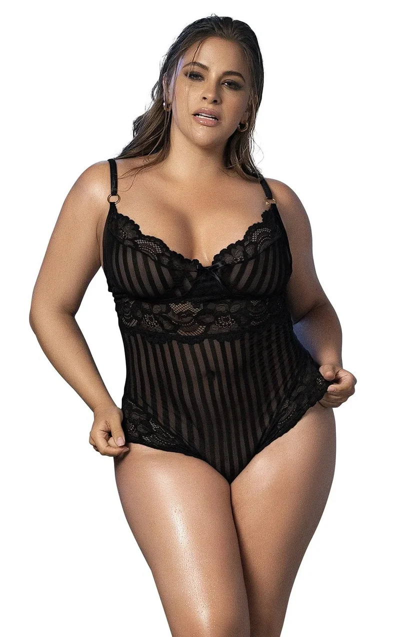 body dentelle noire grande taille Mapalé rayée résille fine bretelles réglables fermeture crochet dos ouverture entrejambe maintien optimal nylon élasthanne