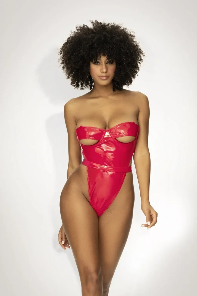 Body Vinyle Rouge Vif Audacieux Coupe Haute Flatteuse Armatures Maintien Optimal Bretelles Réglables Amovibles Fermeture Réglable Entrejambe Ajustement Parfait
