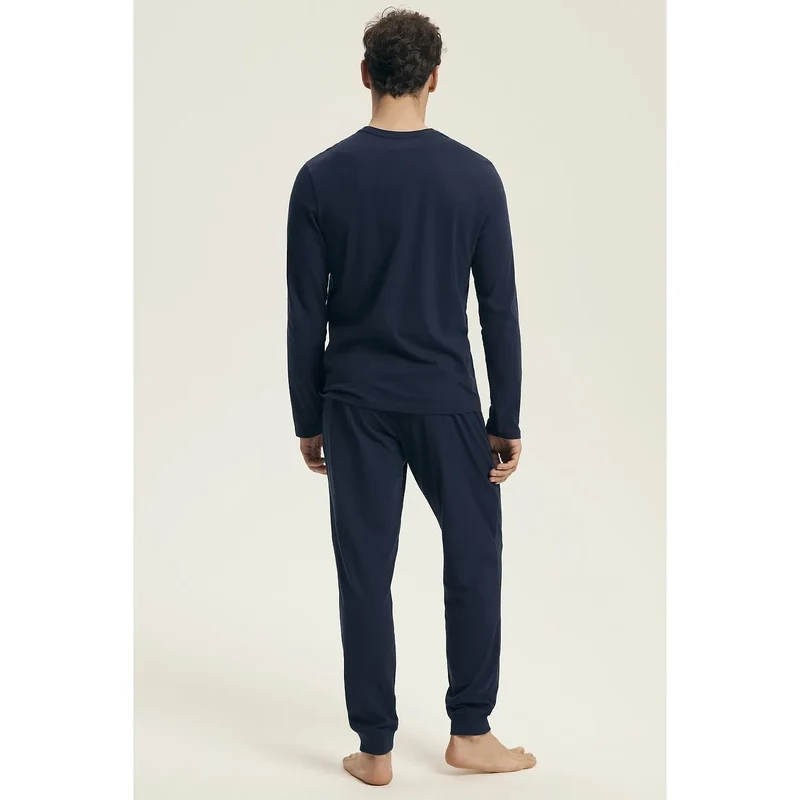 Pyjama homme confortable Henderson model 219791, bleu marine, t-shirt manches longues, pantalon élastique, idéal pour dormir ou intérieur