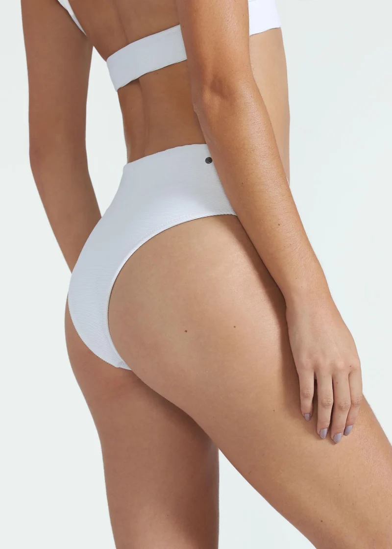 Cueca Biquíni Alta Formas