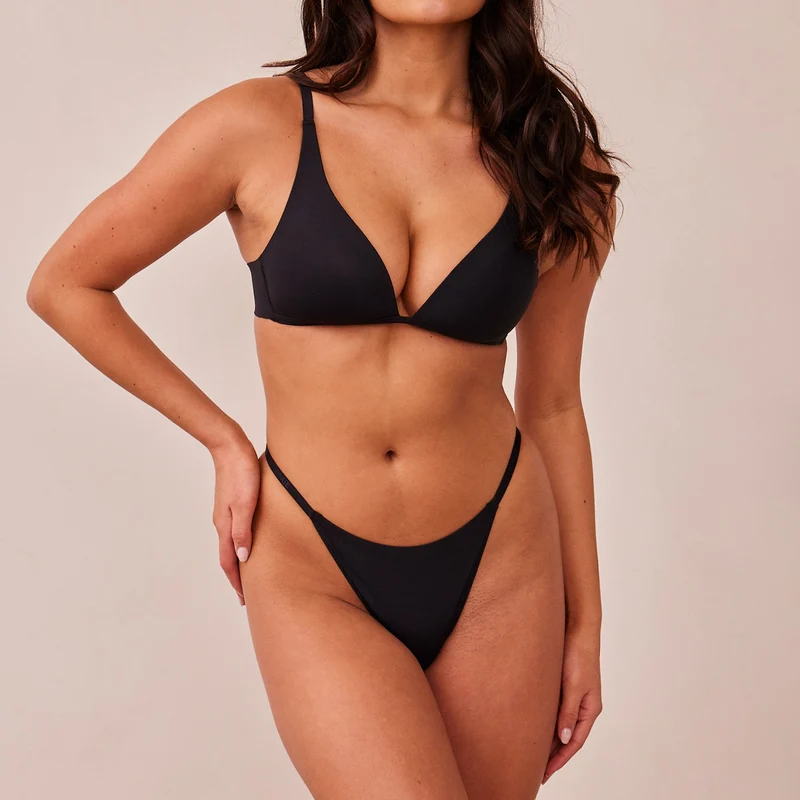 Light Plunge Soutien-Gorge T-Shirt Sans Armatures - Noir