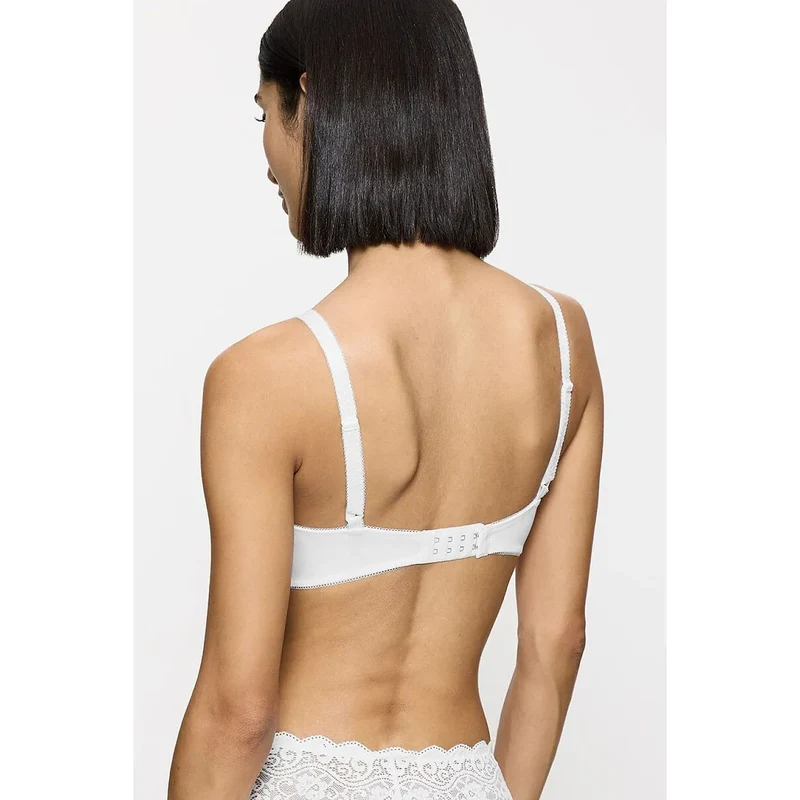 Soutien-gorge armatures dentelle florale confort élégant Amourette Triumph