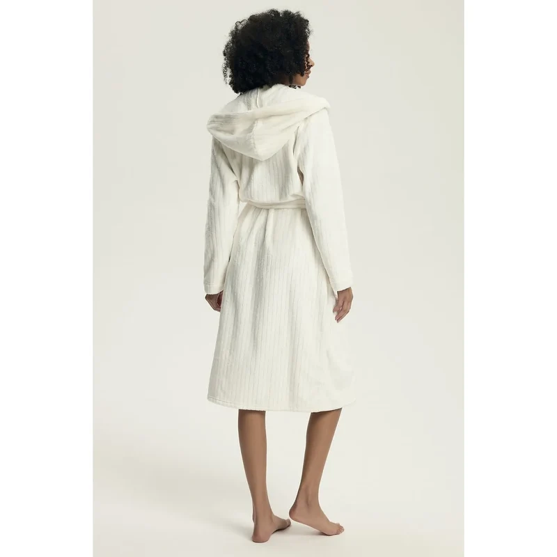 peignoir femme confort élégance coupe ample capuche poches ceinture nouer taille polyester matelassé doux absorbant blanc
