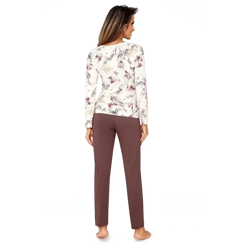 Pyjama féminin élégant imprimé floral dentelle manches longues confortable nuit détente relaxation intime couple lingerie douce