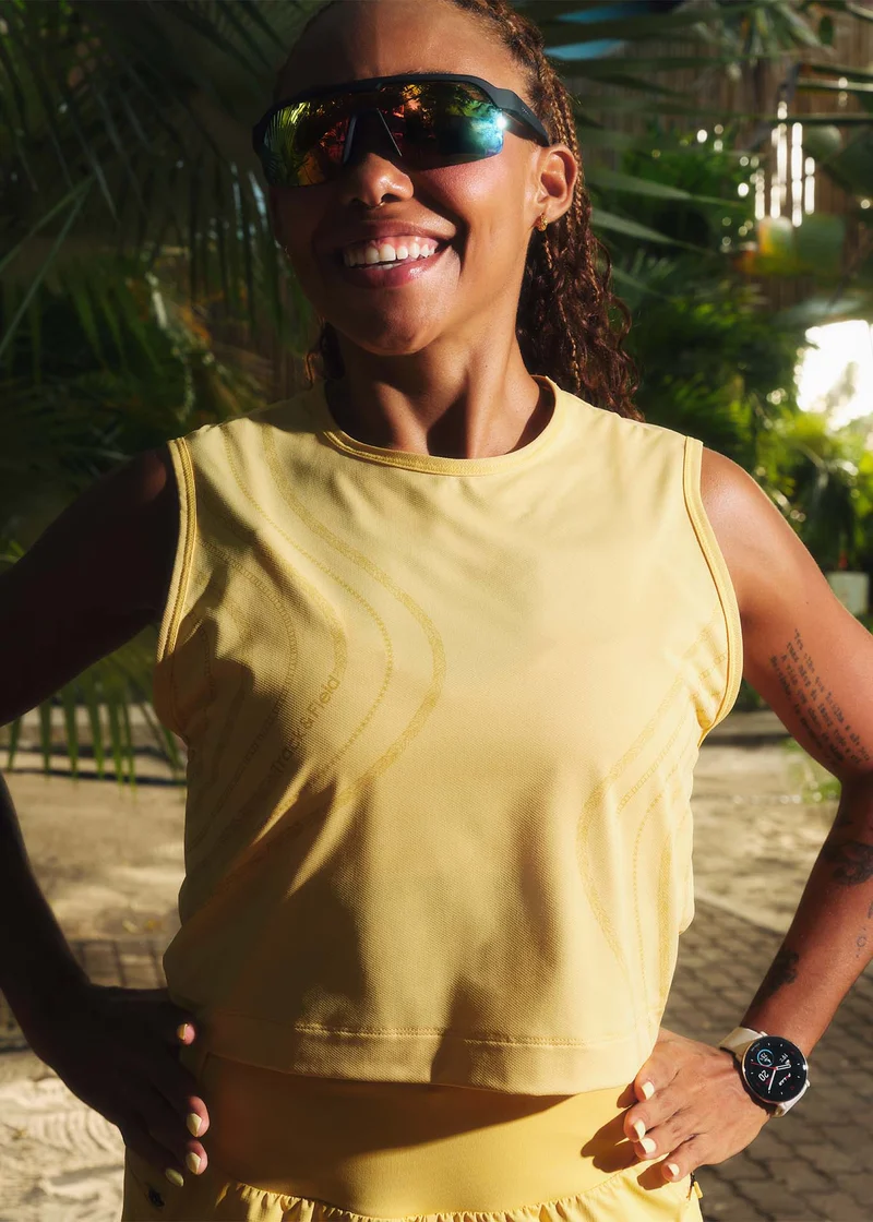 T-Shirt Sem Manga Mulher Fastness